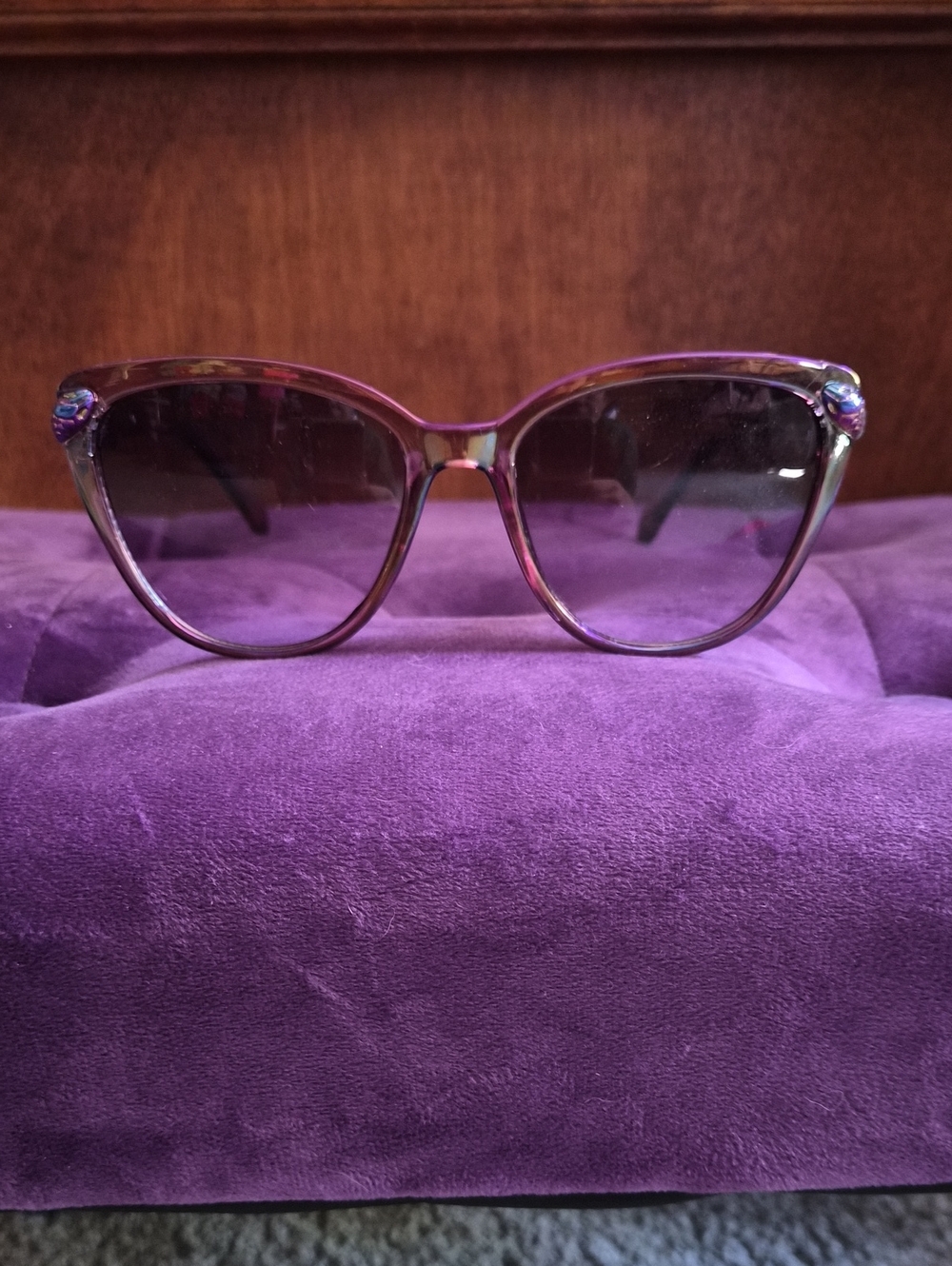 Betsey Johnson Purple Gradient Cat Eye Sunglasses With Snake Detailat Temple